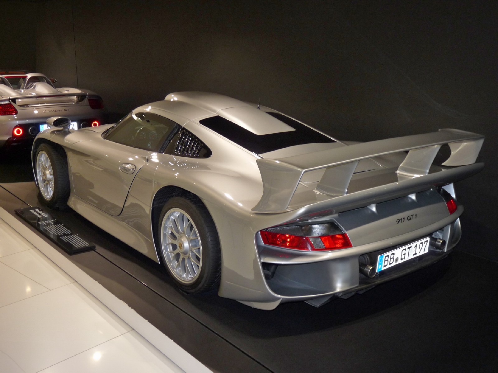 Porsche 911 1600x1200.  Tapeta, tapetka, wallpaper, pozad, wallpaper na plochu