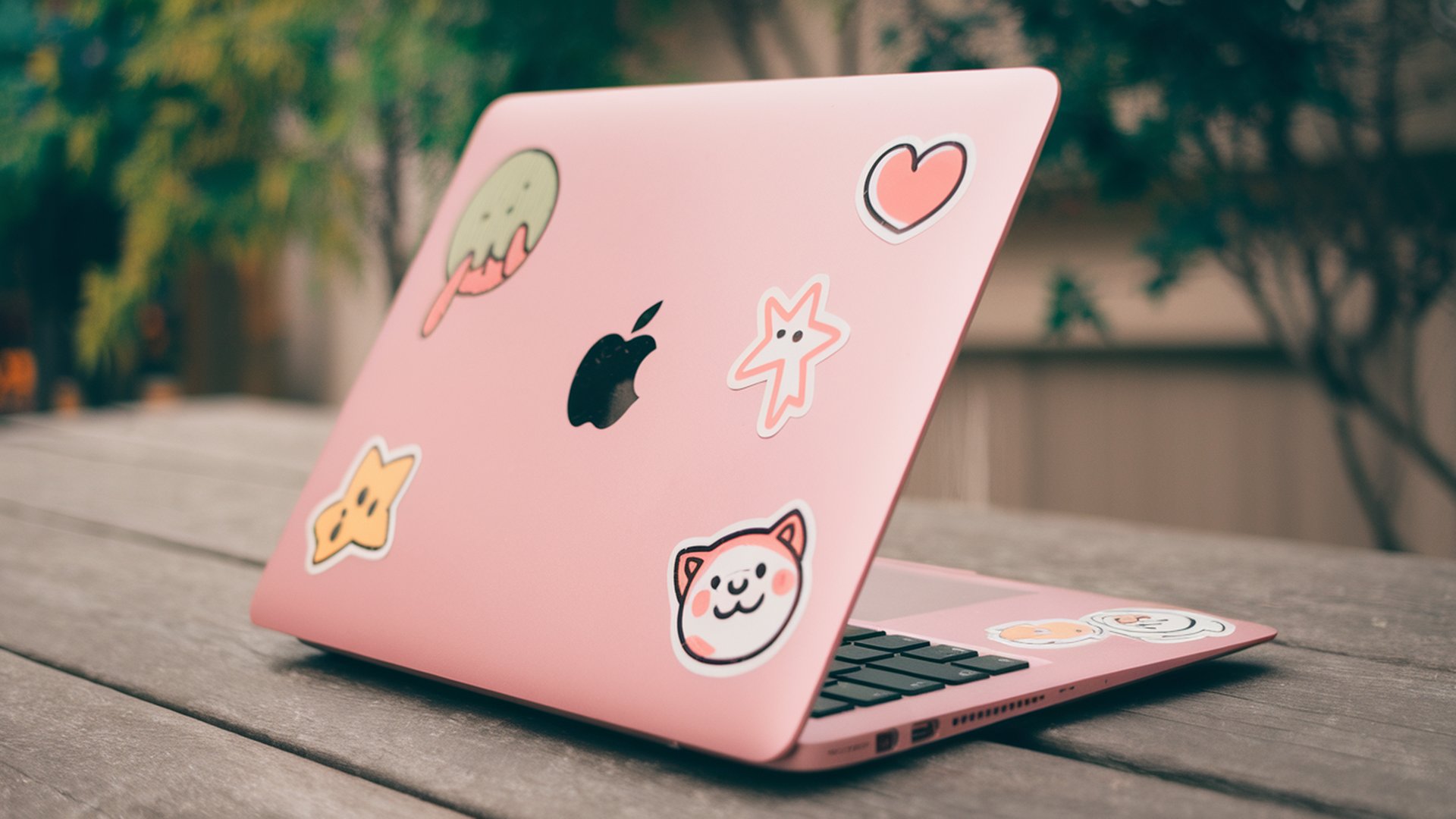 Pink Laptop 1920x1080. PC wallpaper, tapeta na plochu, pozad pro Windows 8