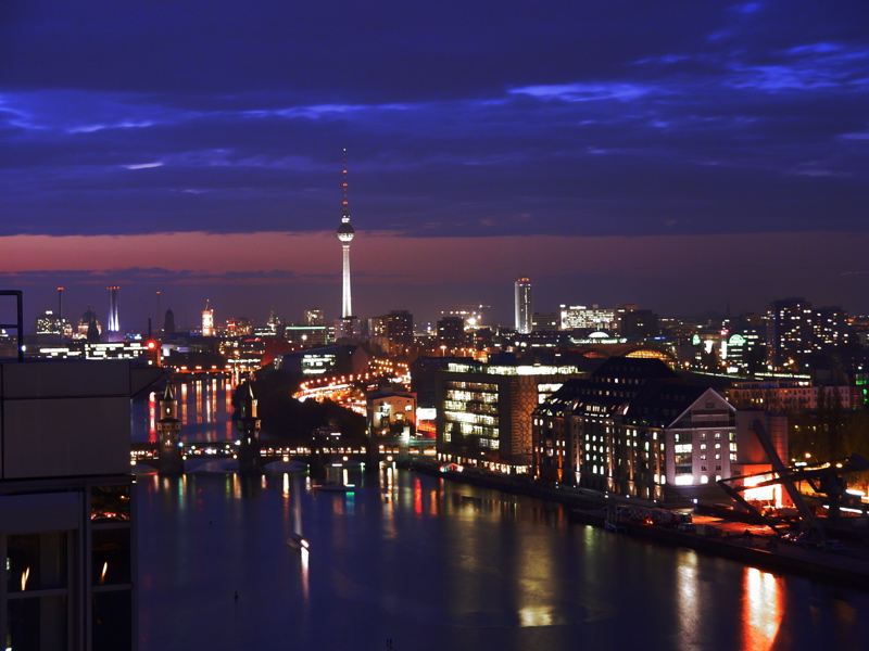 Berlin 800x600. PC wallpaper, tapeta na plochu, pozad pro Windows 8