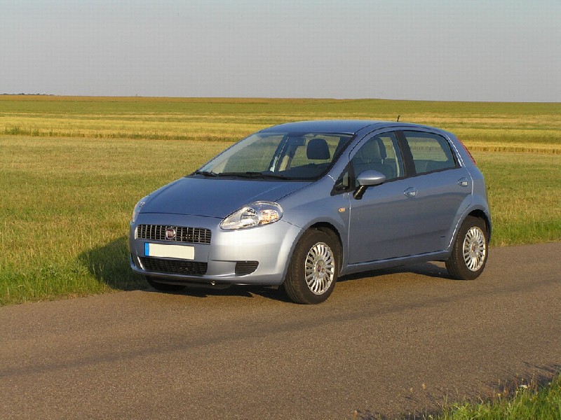 Fiat Punto 800x600. Pozad na plochu PC ke staen, tapeta zdarma