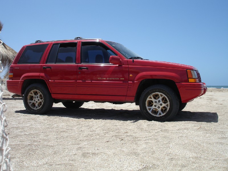 Wallpaper, tapeta Jeep Grand Cherokee 800x600px. Obrzek, pozad na plochu PC