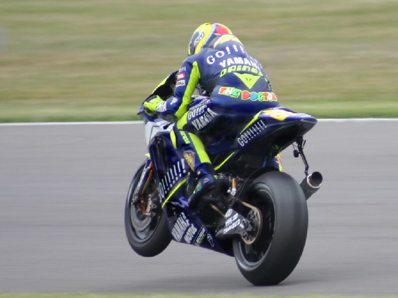 Valentino Rossi | 800x600. Pozad na PC, wallpaper, tapeta, obrzek na plochu monitoru, displeje