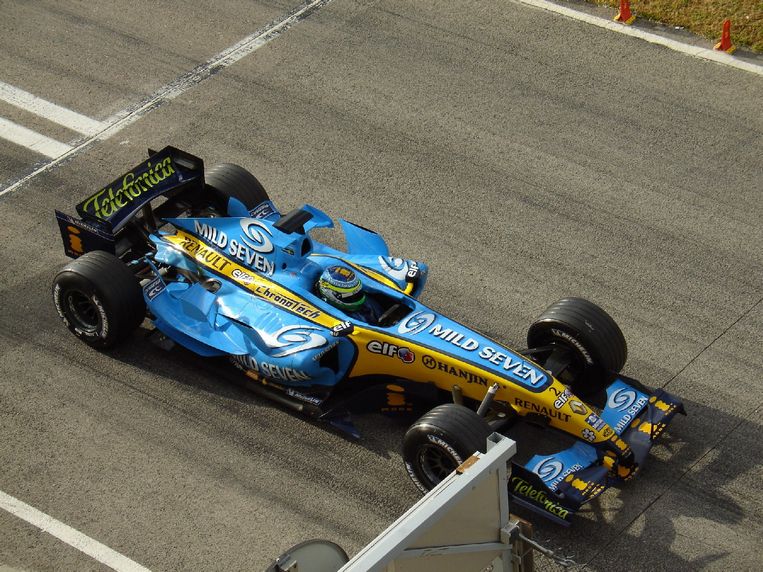 Obrázek, tapeta, pozadí Formule 1, wallpaper na plochu PC, počítače, tabletu - Renault zdarma ke stažení Obrázek, tapeta, pozadí Formule 1, wallpaper na plochu PC, počítače, tabletu - Renault zdarma ke stažení